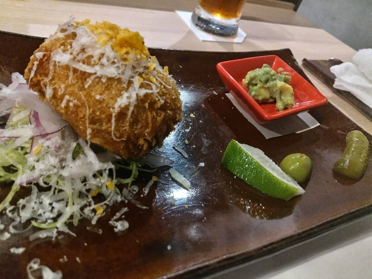 1階でくつろぐ様子